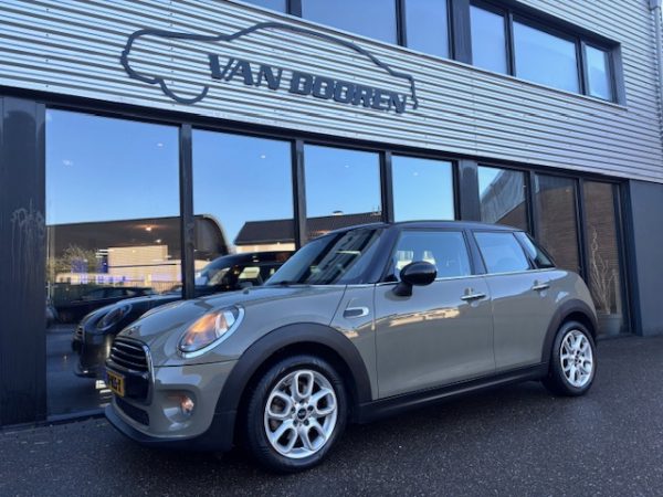 Mini Cooper 5-drs Camden